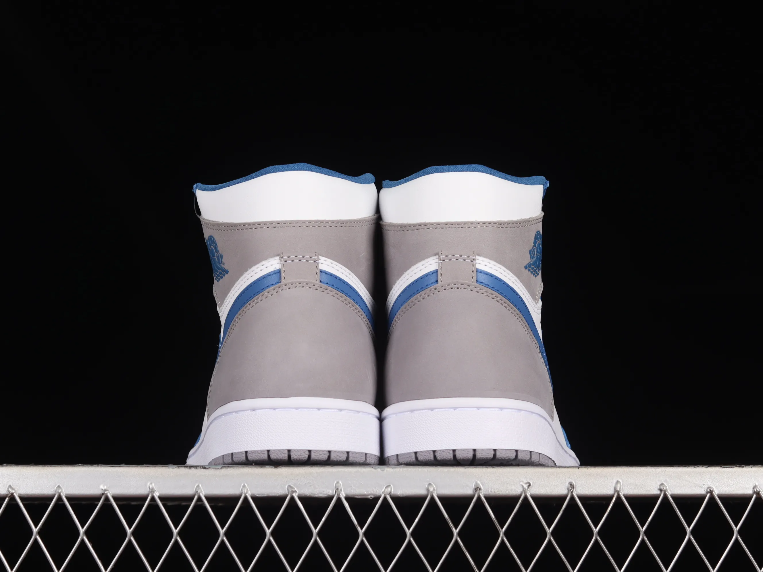 All categories Air Jordan Jordan series basketball shoes Air Jordan 1 High X version Air Jordan 1 High OG "True Blue" AJ1 Joe 1 white and blue color high-top basketball shoes DZ5485-410